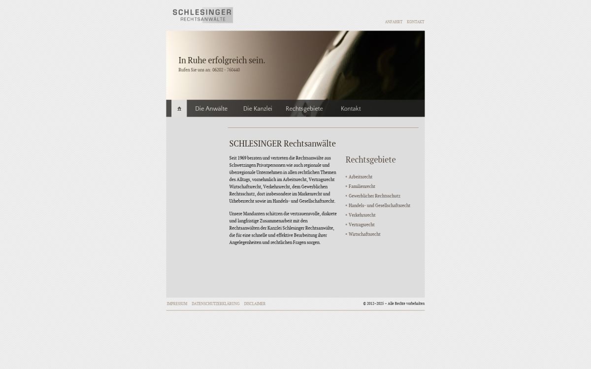 https://www.rechts­anwalt-schlesinger.de