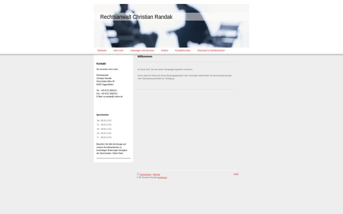 https://www.rechts­anwalt-randak.de