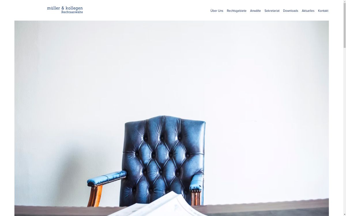 https://www.rechts­anwalt-augsburg.net