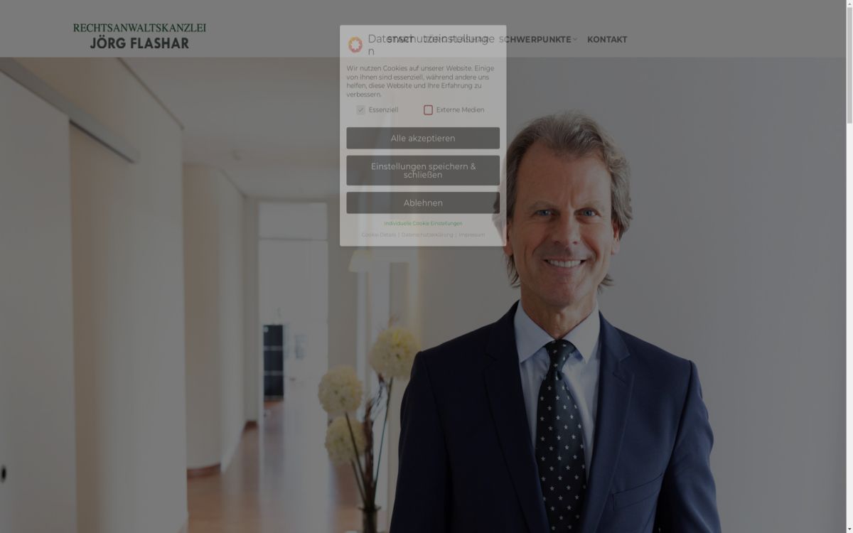 https://www.rechts­anwalt-flashar.de
